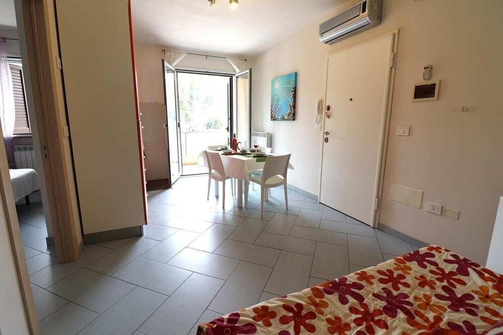 Apartamento vacacional \"Claudia\" con aire acondicionado y balcón
