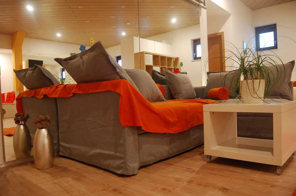 Nürtingen: spazioso appartamento in stile loft tra frutteti e Neckar