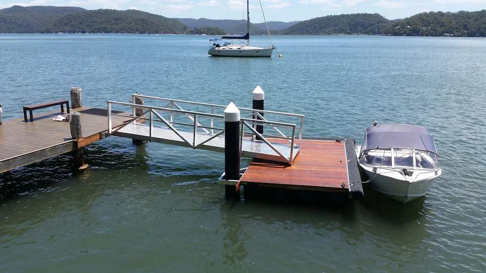 Absolute Waterfront: Turners River House Hawkesbury River. WOBBY STRAND