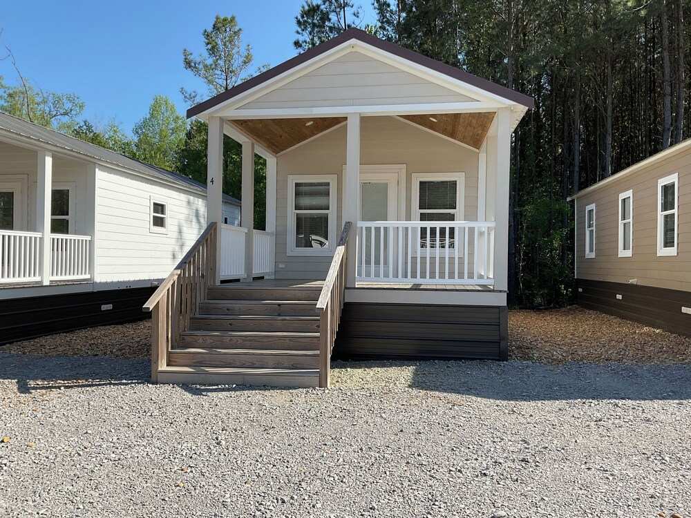 Tiny Homes for Rent, minutes to the Casino, Golf Course & Water Park