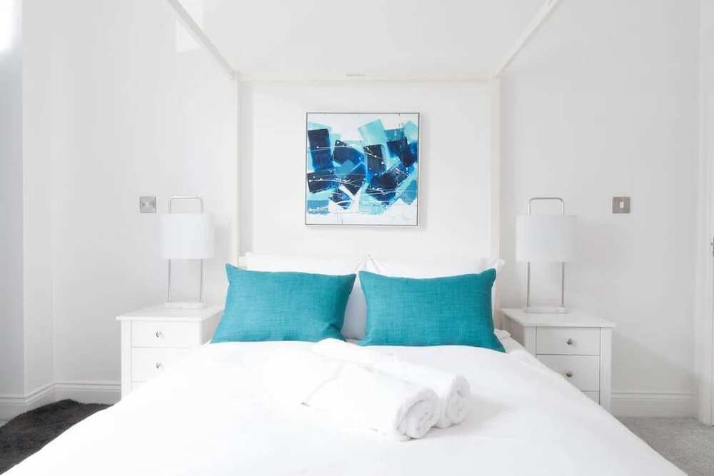 The Comet - A Home with 4 Bedrooms and 3 Bathrooms near Alton Towers for You