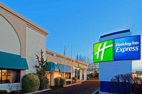 HOLIDAY INN EXPRESS PARAMUS