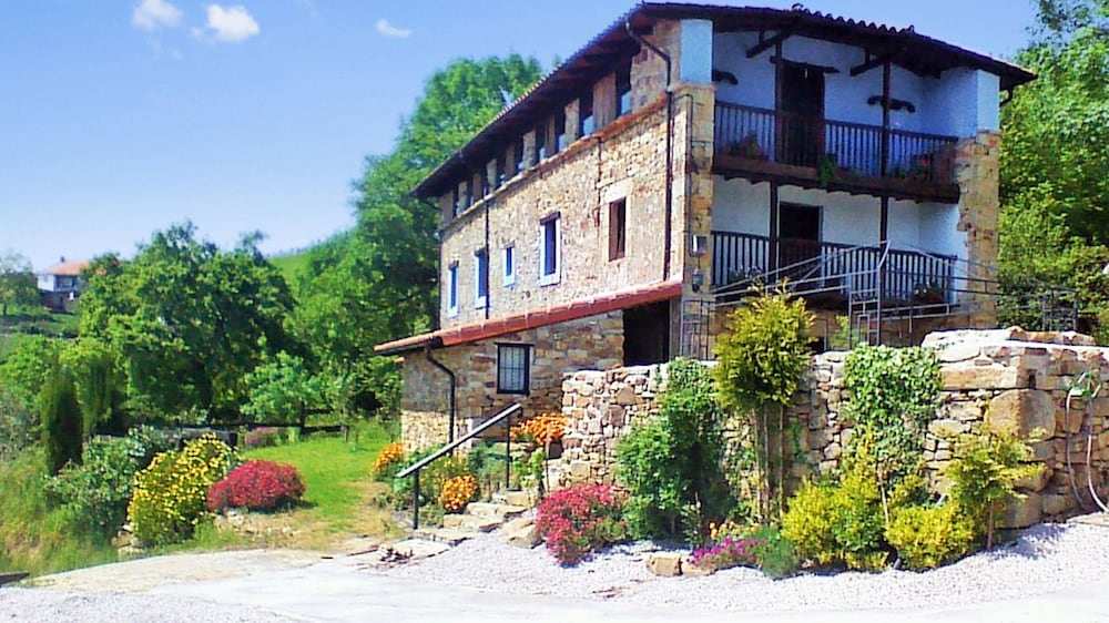 House With 4 Bedrooms in Ampuero, With Wonderful Mountain View and Enc