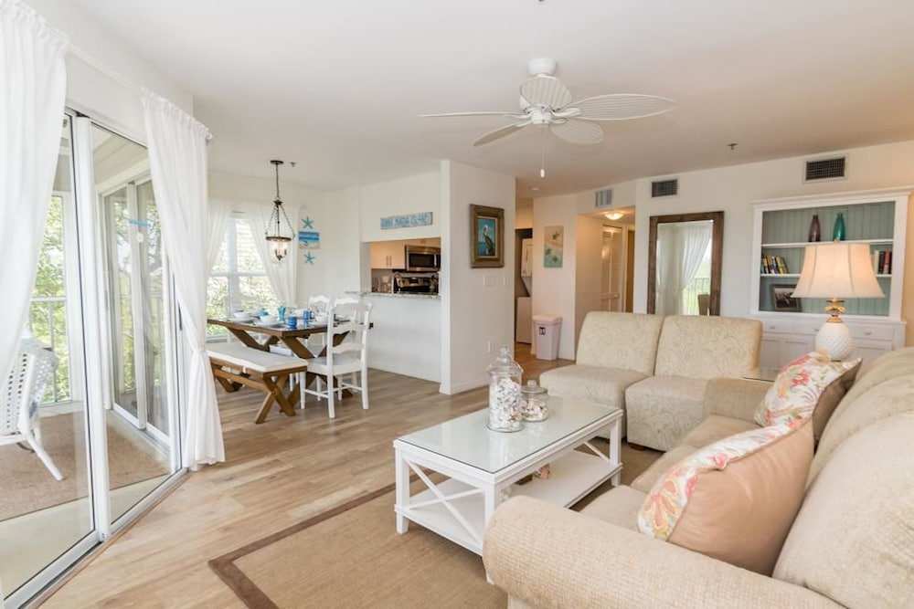 Cove at Sandy Pointe Unit 210