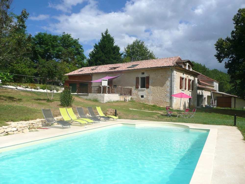 Chalet With 2 Bedrooms in Saint-germain-du-salembre, With Shared Pool, Enclosed Garden and Wifi