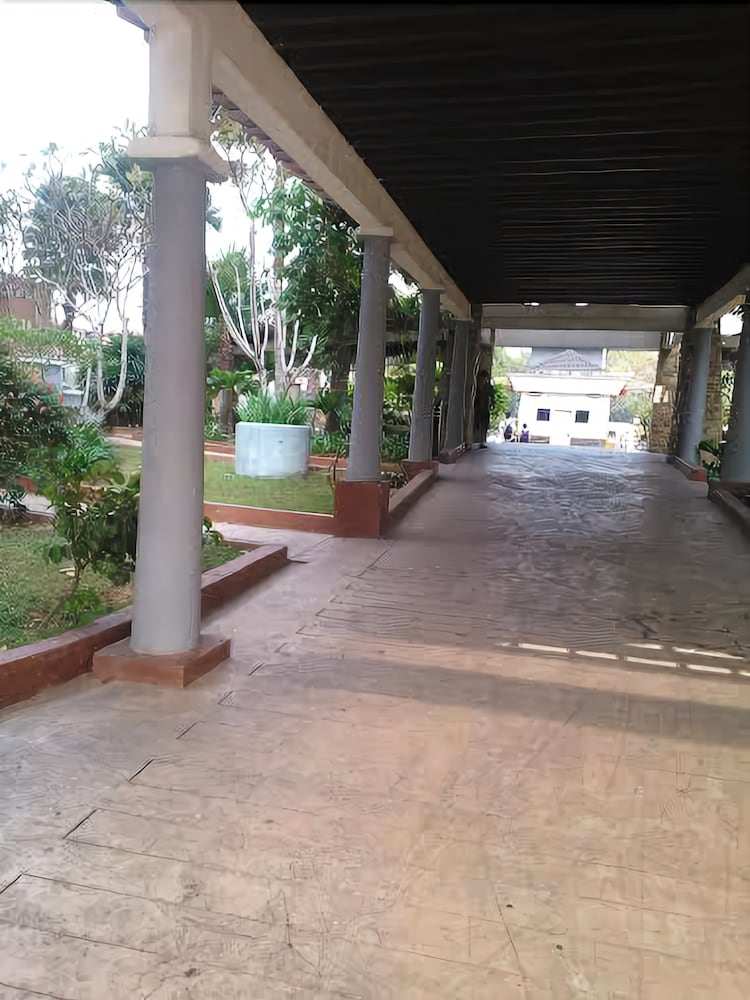 8 O Clock Lodge Condo Bandar Utama