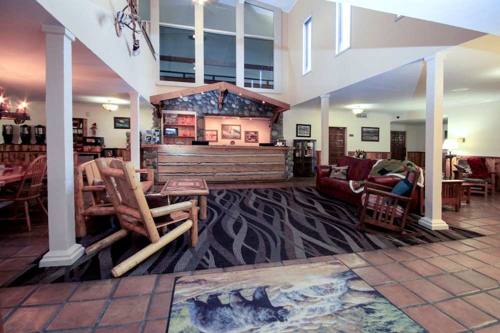 Yellowstone Pioneer Lodge