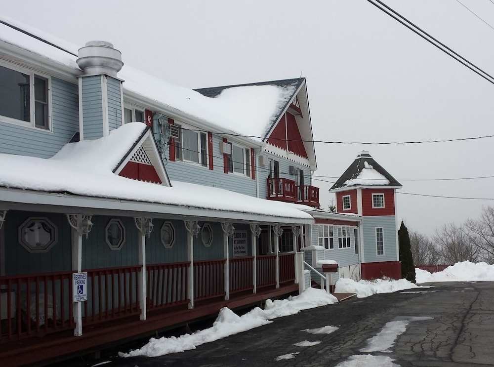 Captain's Inn Point Lookout
