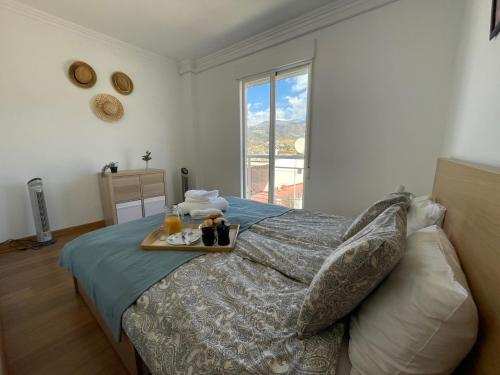 Sunny 3 bed apartment only 7 minute walk from beac